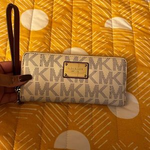 MK wristlet